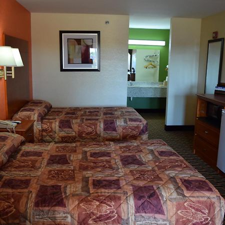 Royal Inn & Suites Дъгласвил Стая снимка
