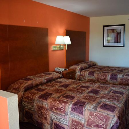 Royal Inn & Suites Дъгласвил Стая снимка