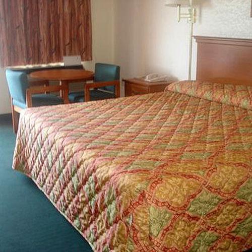 Royal Inn & Suites Дъгласвил Стая снимка