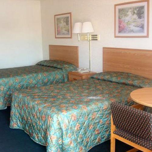 Royal Inn & Suites Дъгласвил Стая снимка