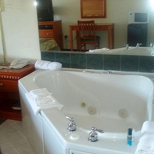 Royal Inn & Suites Дъгласвил Стая снимка