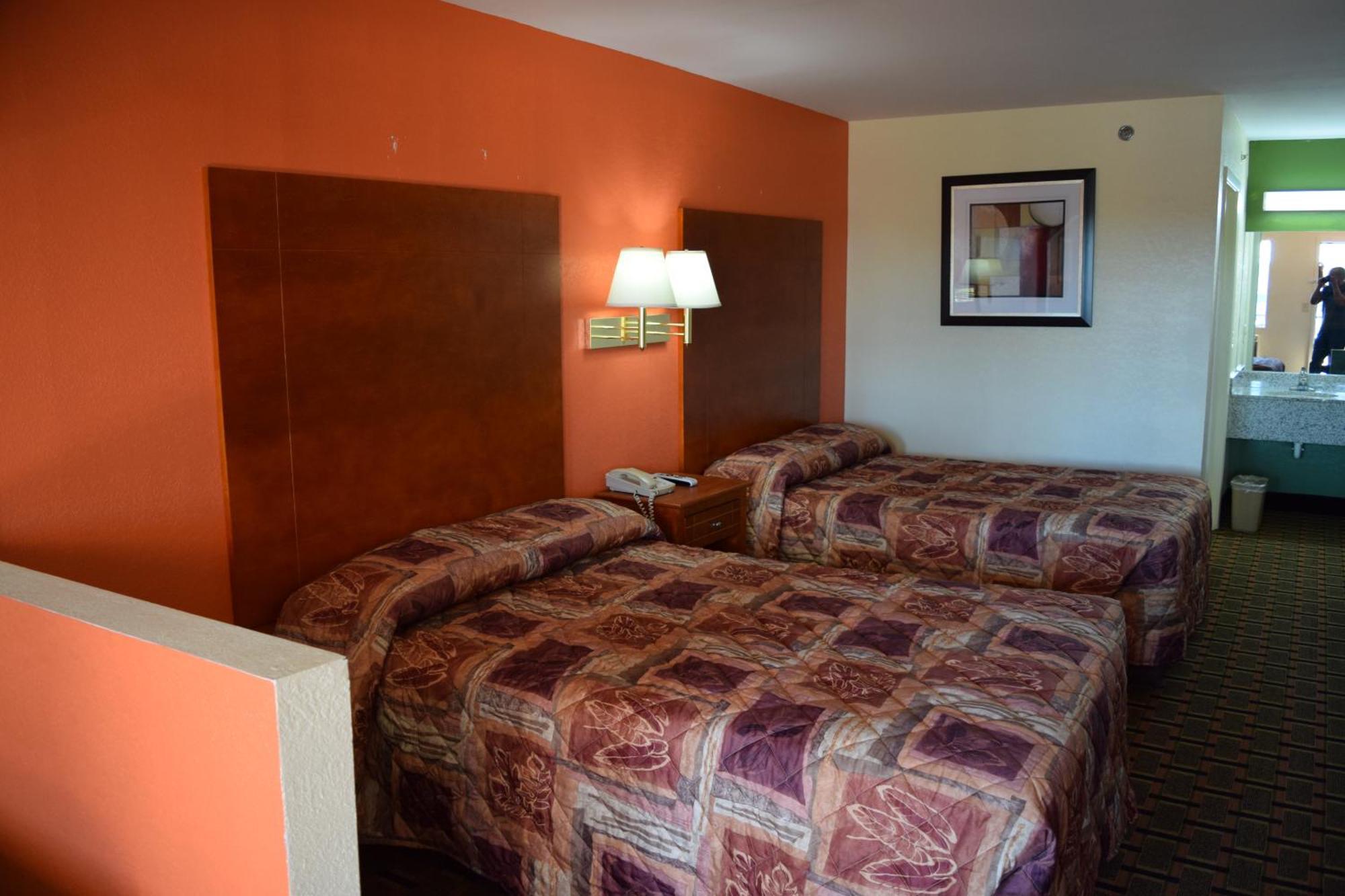 Royal Inn & Suites Дъгласвил Стая снимка
