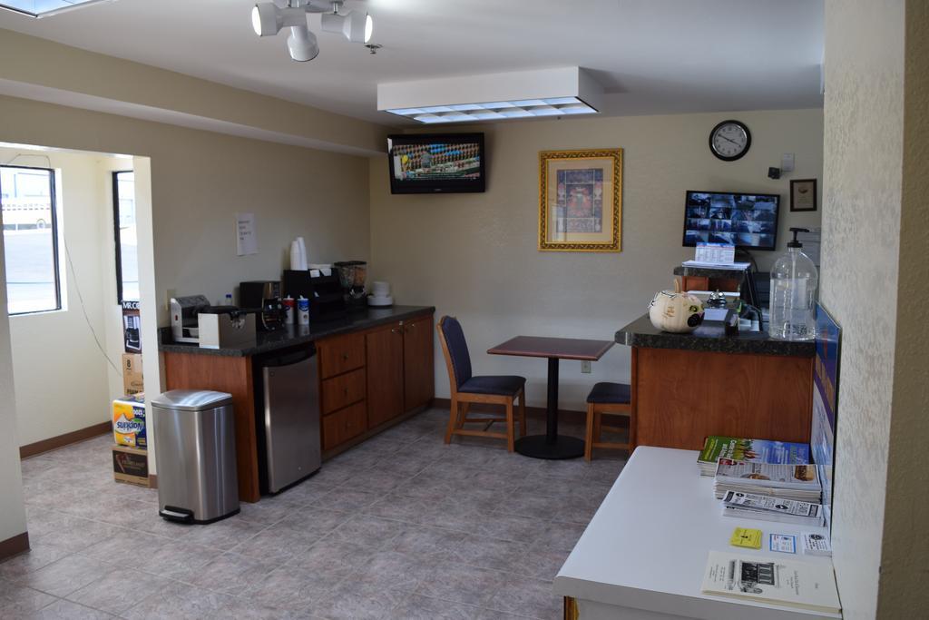 Royal Inn & Suites Дъгласвил Екстериор снимка