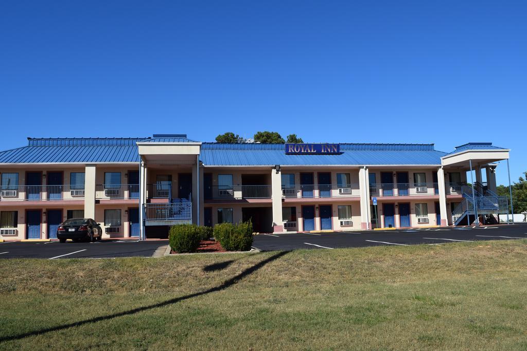 Royal Inn & Suites Дъгласвил Екстериор снимка