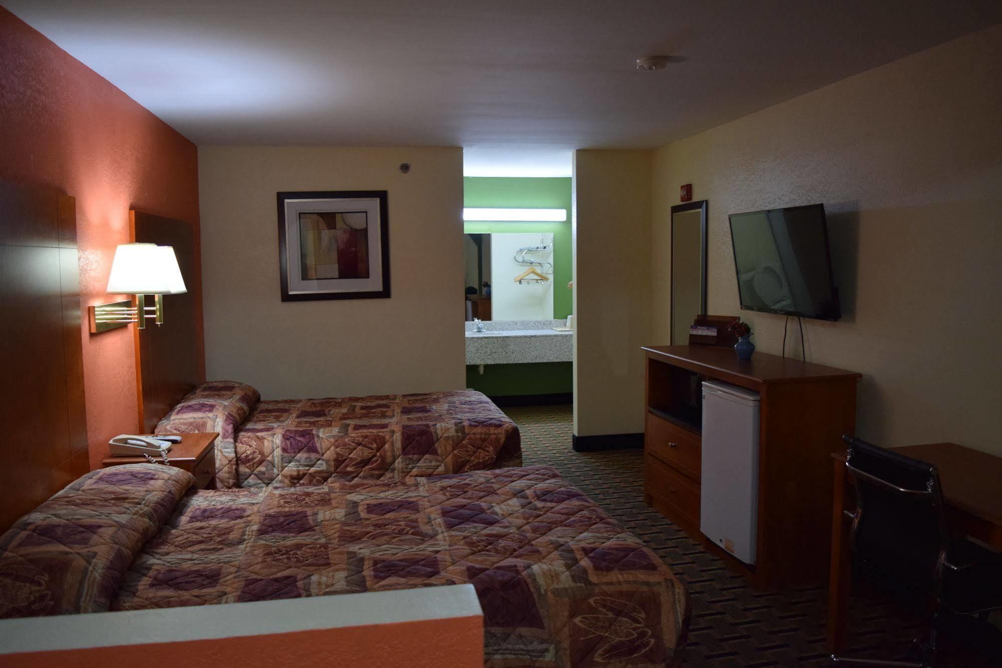 Royal Inn & Suites Дъгласвил Екстериор снимка
