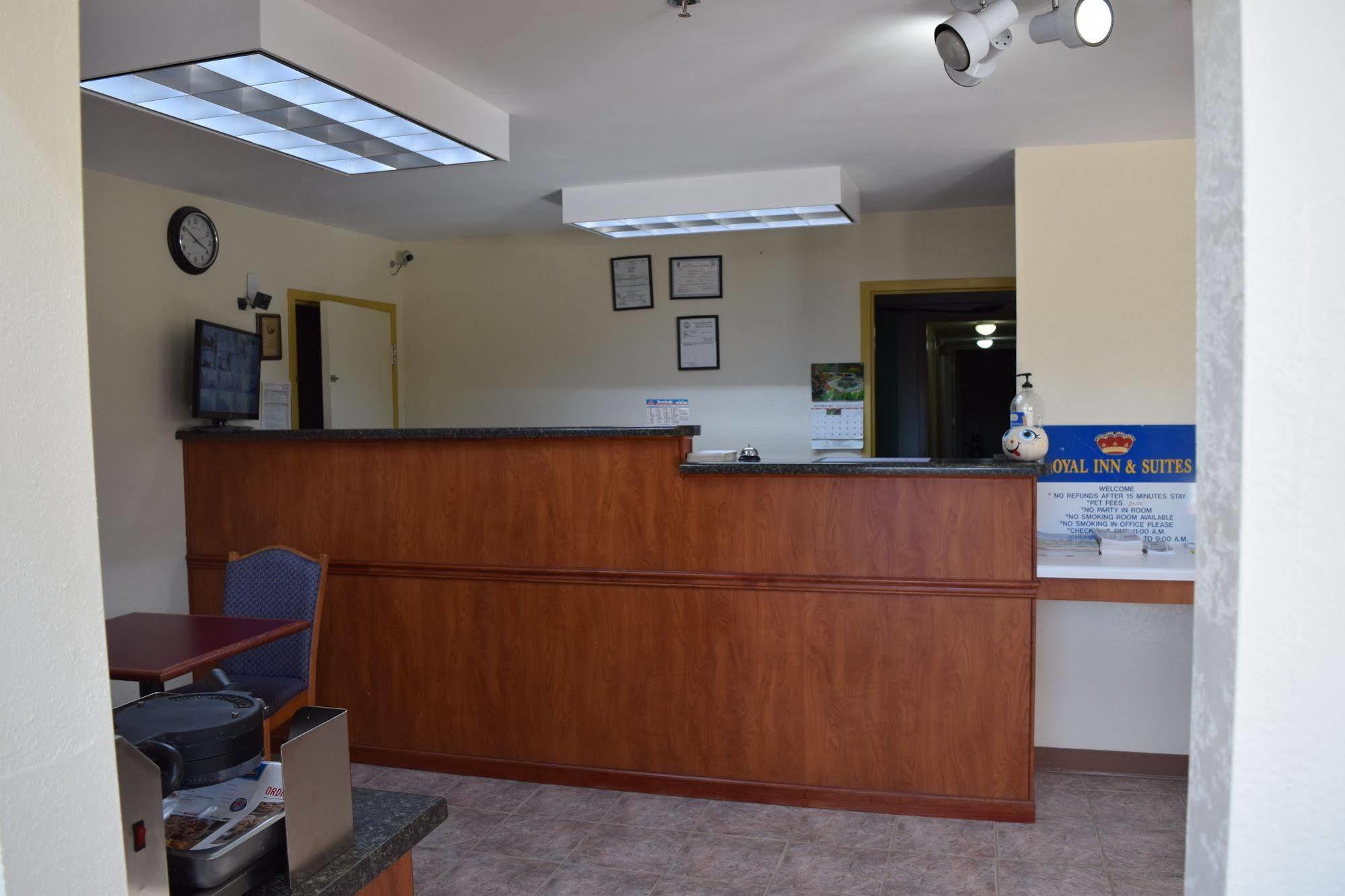 Royal Inn & Suites Дъгласвил Екстериор снимка