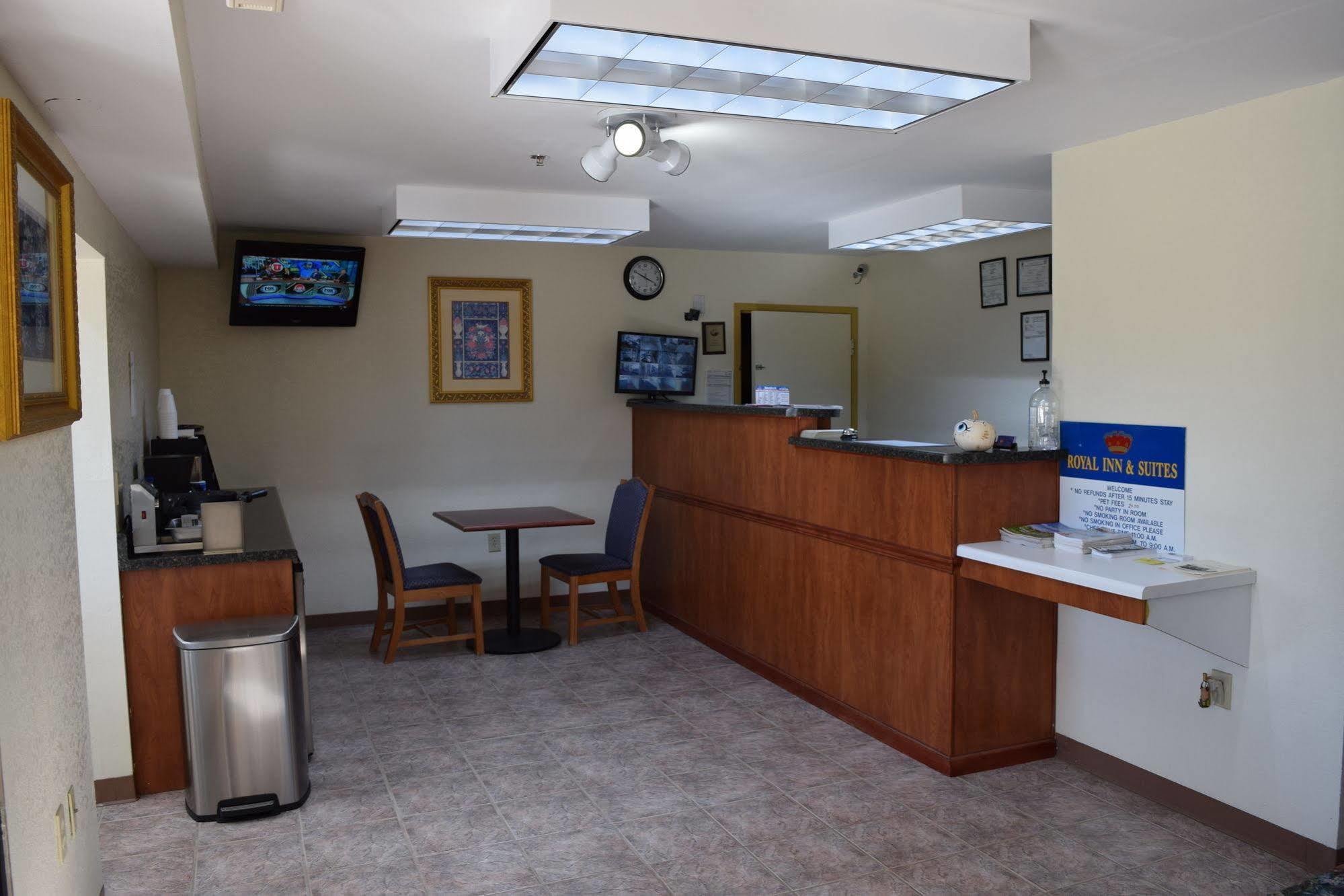 Royal Inn & Suites Дъгласвил Екстериор снимка
