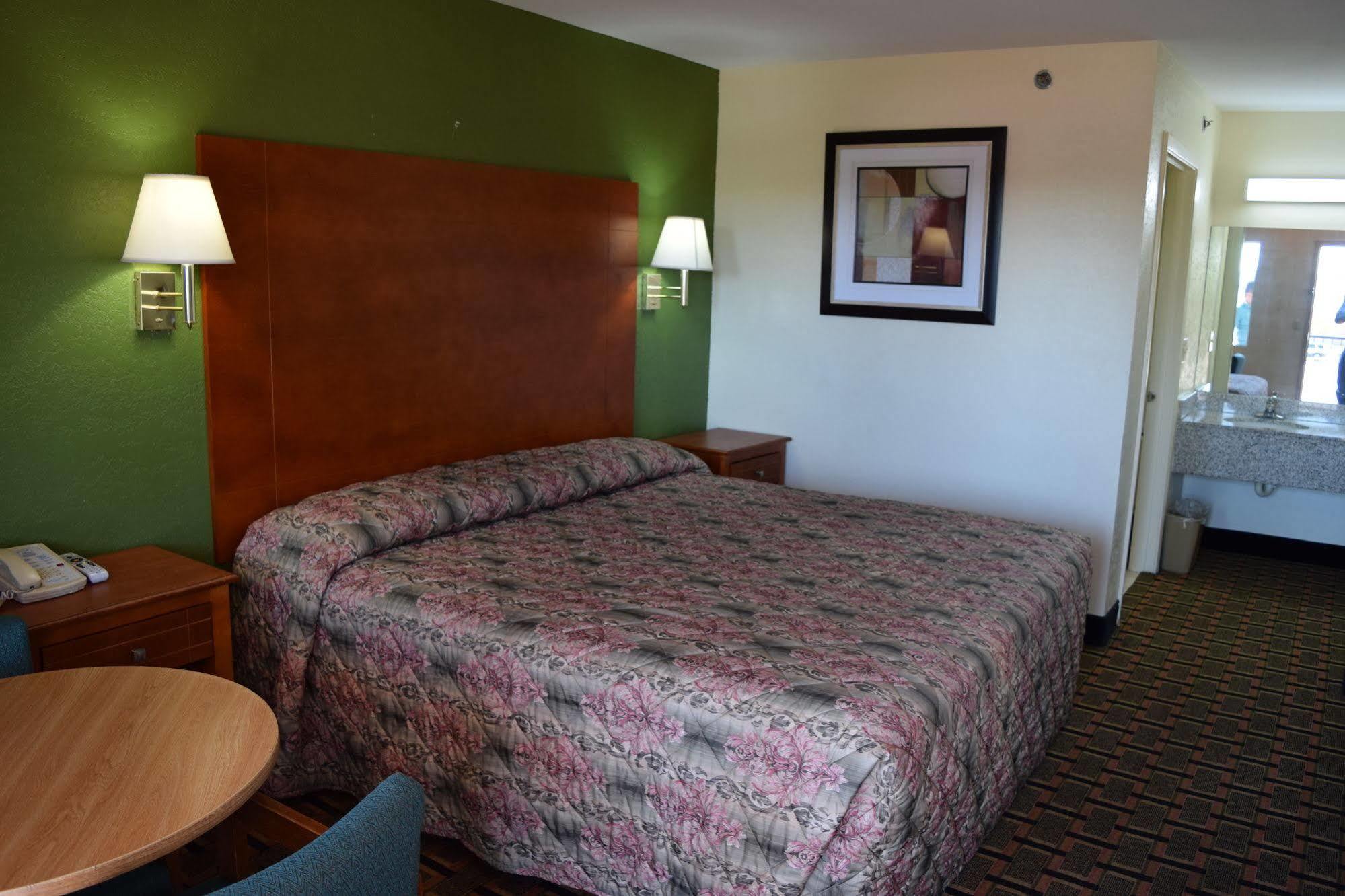 Royal Inn & Suites Дъгласвил Екстериор снимка