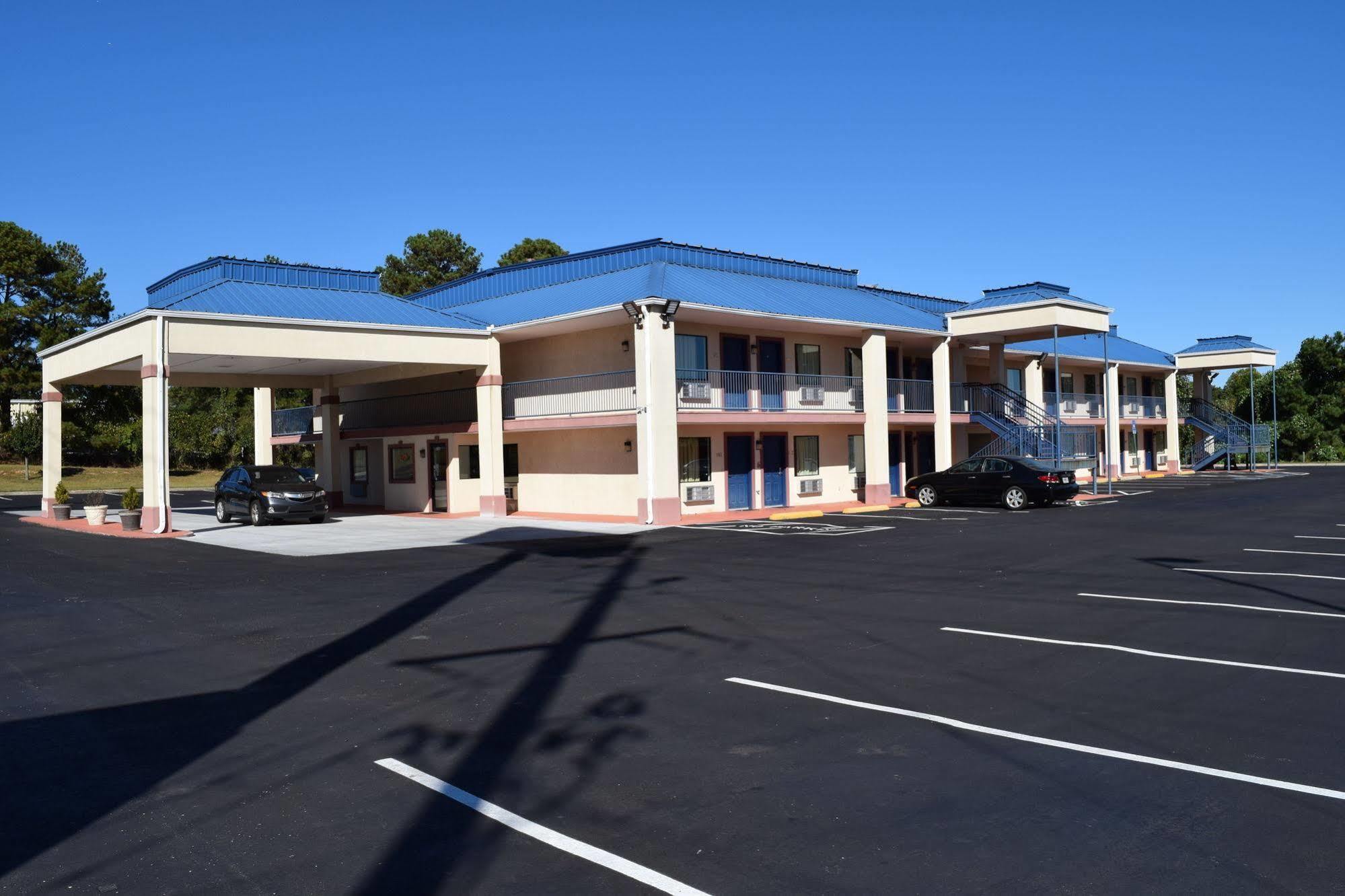Royal Inn & Suites Дъгласвил Екстериор снимка