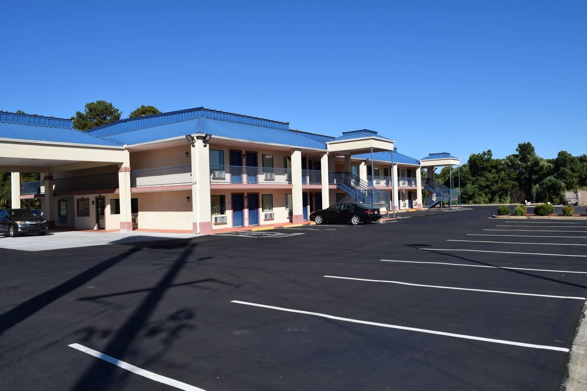 Royal Inn & Suites Дъгласвил Екстериор снимка